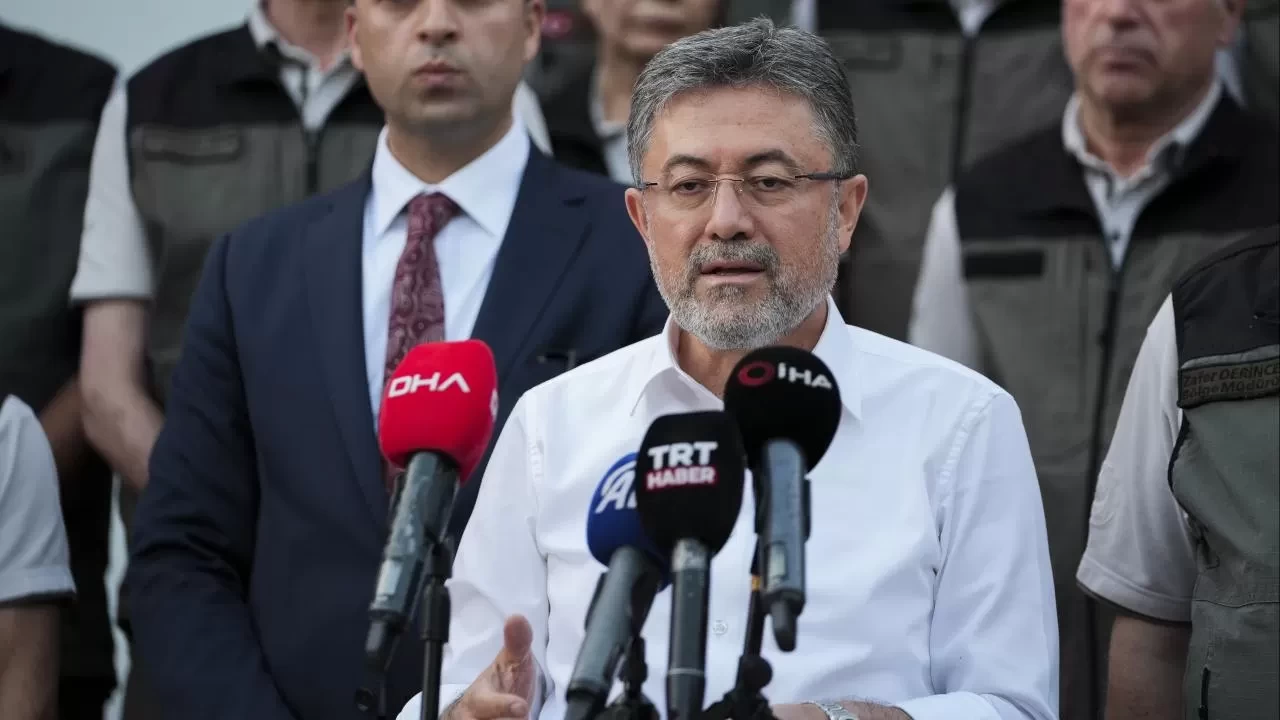 Bakan Yumaklı: Bugün 67 yangın çıktı, 63'ü kontrol altında