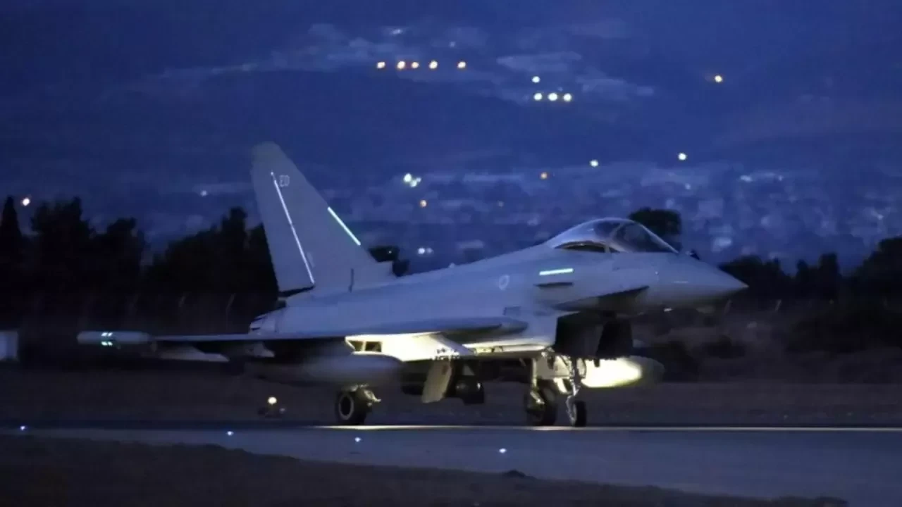 İngiltere İran'a karşı askeri varlığını artırıyor: Orta Doğu'da daha fazla savaş uçağı konuşlandırdı!