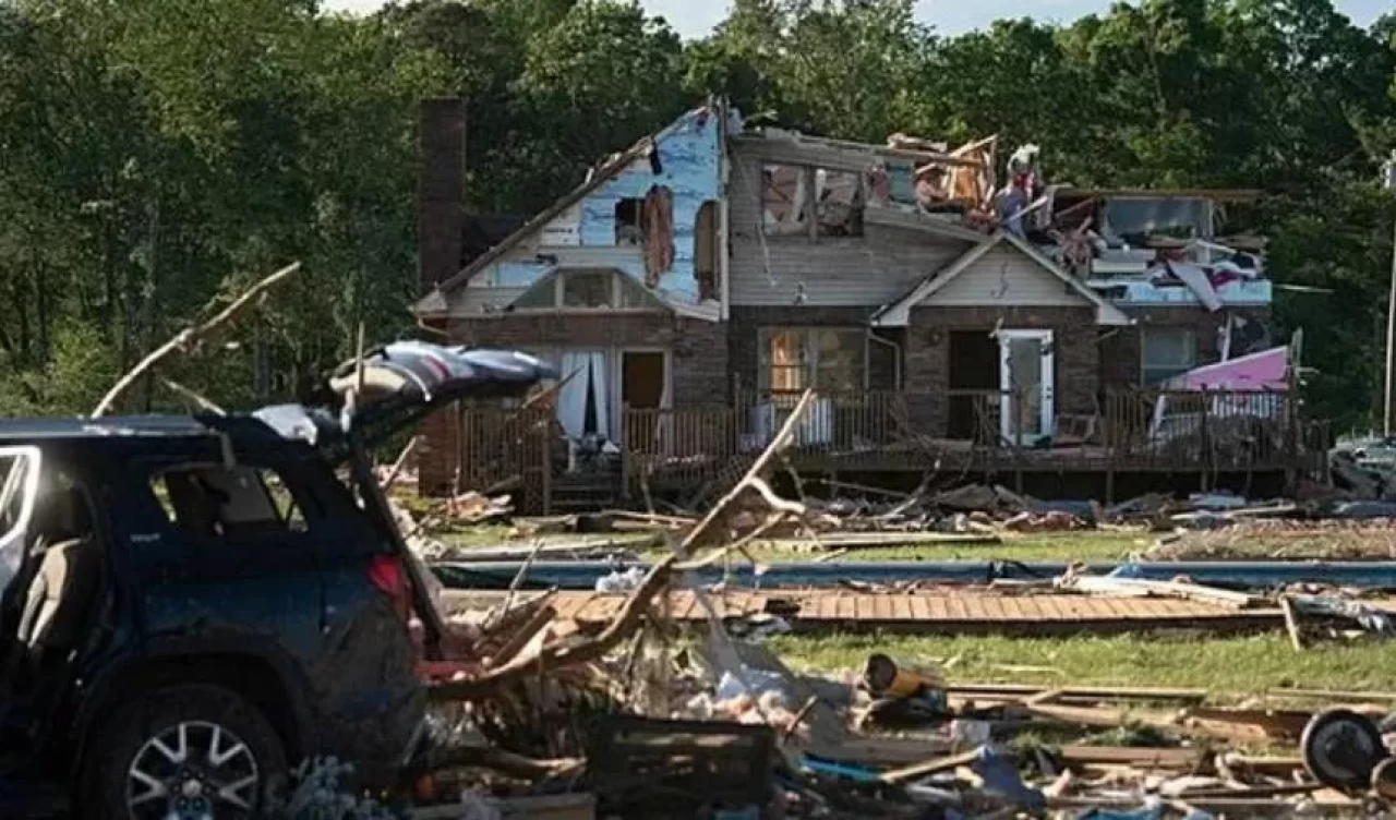 ABD'nin North Dakota eyaletinde kasırga nedeniyle 3 kişi hayatını kaybetti