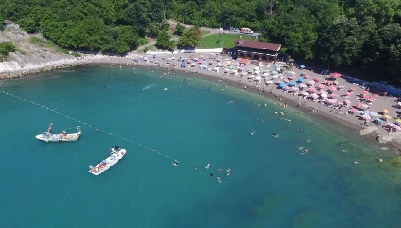 Turizm kenti Akçakoca'ya "mavi bayrak" tekrar kazandırıldı
