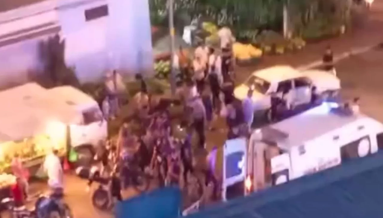 Polisin "dur" ihtarına uymayan motosikletin sürücüsü kaza yaptı: 2 yaralı