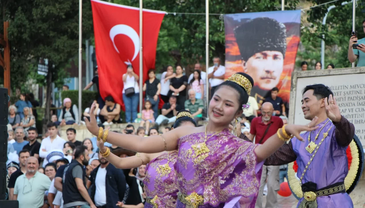 Amasya’da renkli festival açılışı