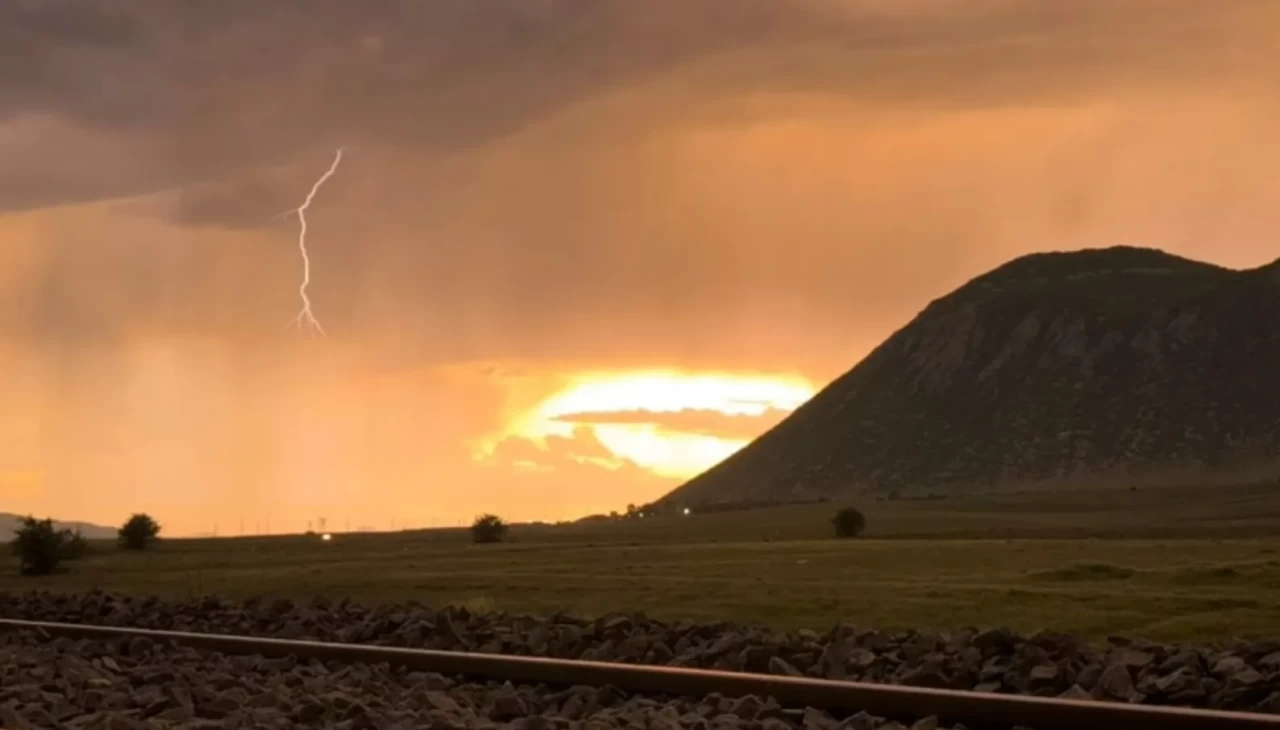 Tatvan’da gün batımı büyüledi