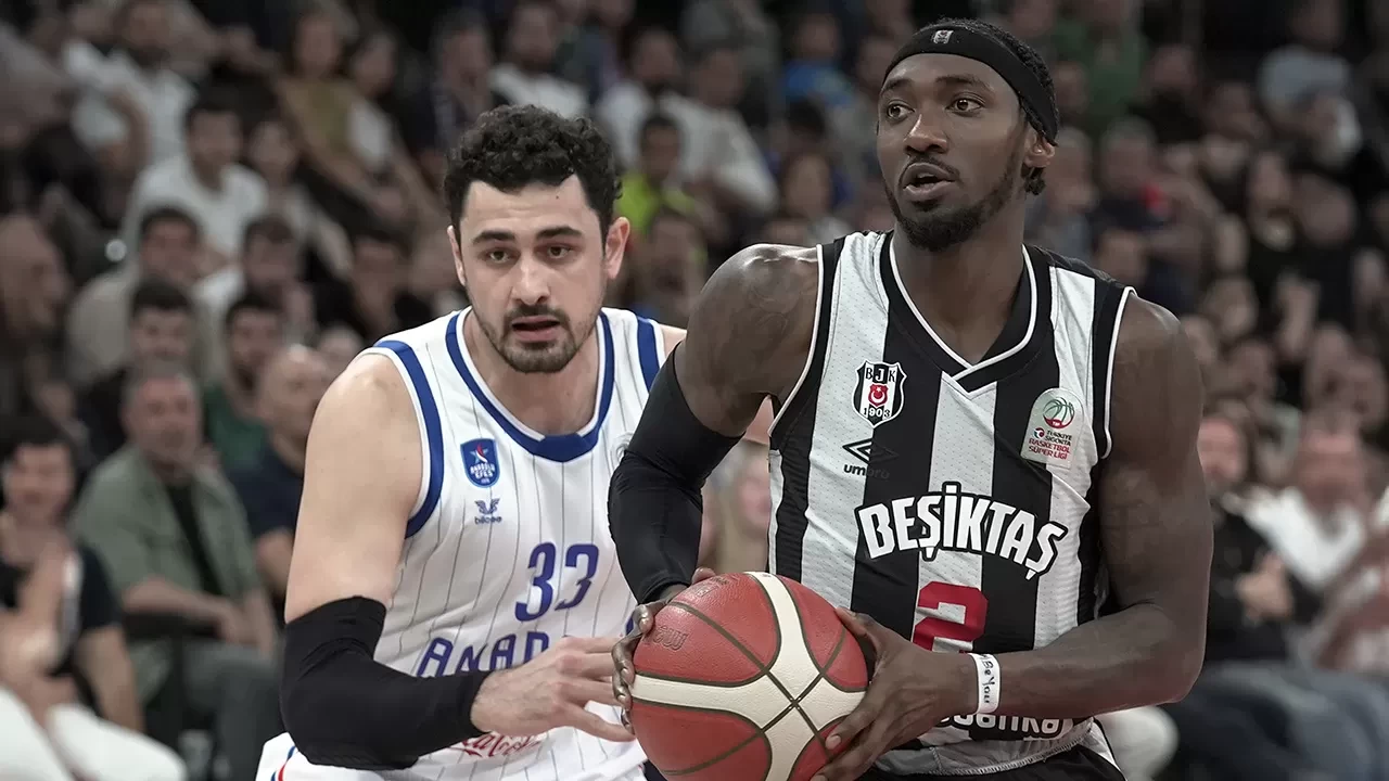 Beşiktaş ile Anadolu Efes, Basketbol Süper Ligi'nde final bileti için karşı karşıya gelecek