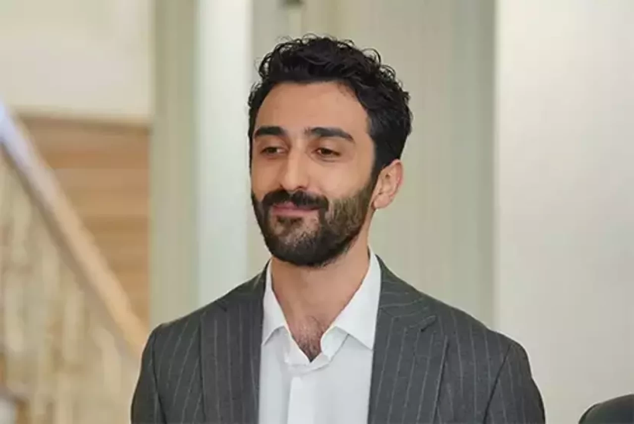 Kızılcık Şerbeti dizisinin Firaz’ı Batuhan Bozkurt Yüzgüleç kimdir?