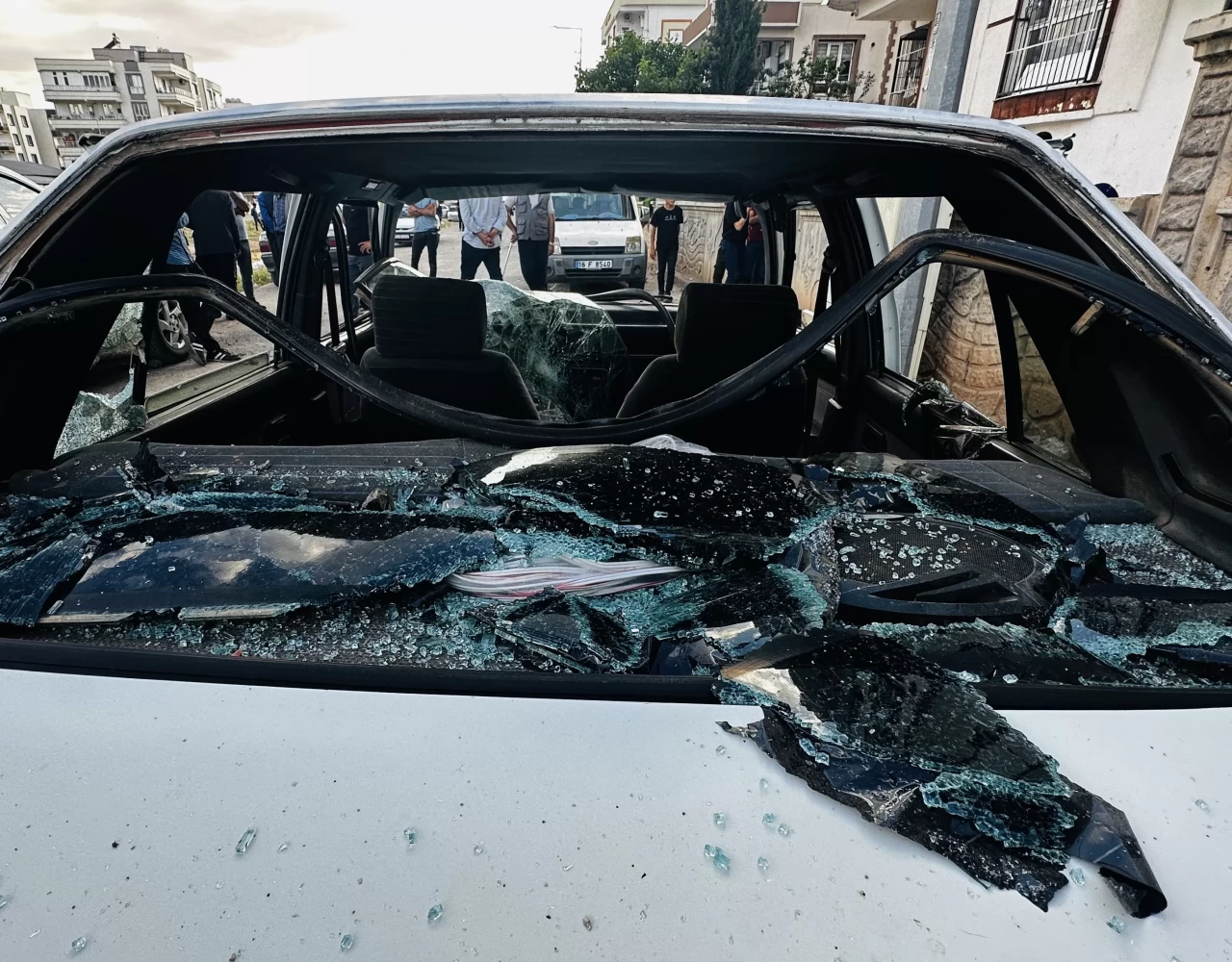 Şanlıurfa’nın Siverek ilçesinde kavgaya müdahale eden polis yaralandı