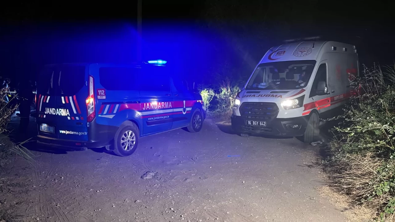 Bursa Orhangazi'de sahil yolunda boğazı kesilmiş ceset bulundu