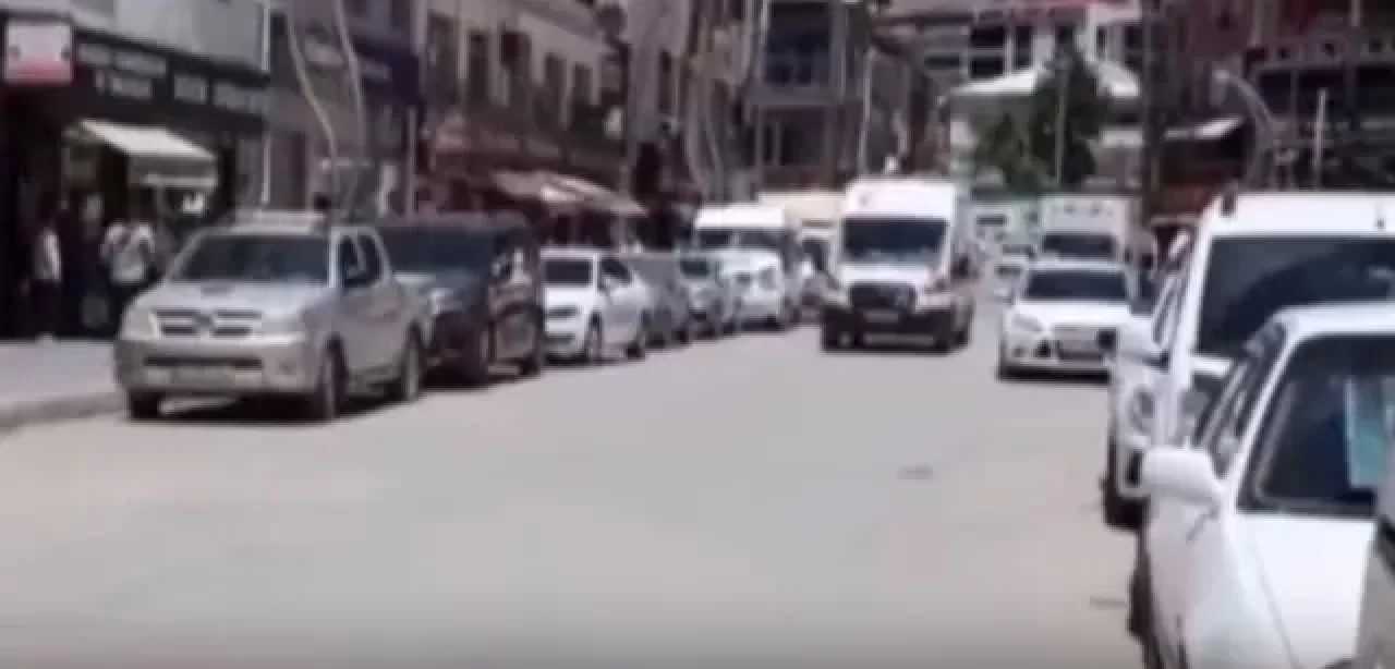 Hakkari'de askeri araç devrildi: 8 asker yaralandı