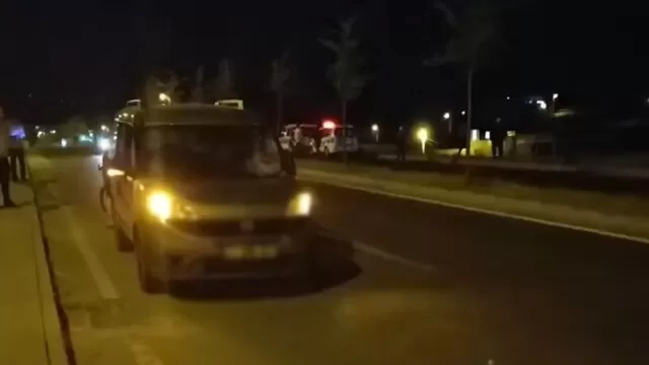 Diyarbakır'da hafif ticari aracın çarptığı 16 yaşındaki çocuk öldü