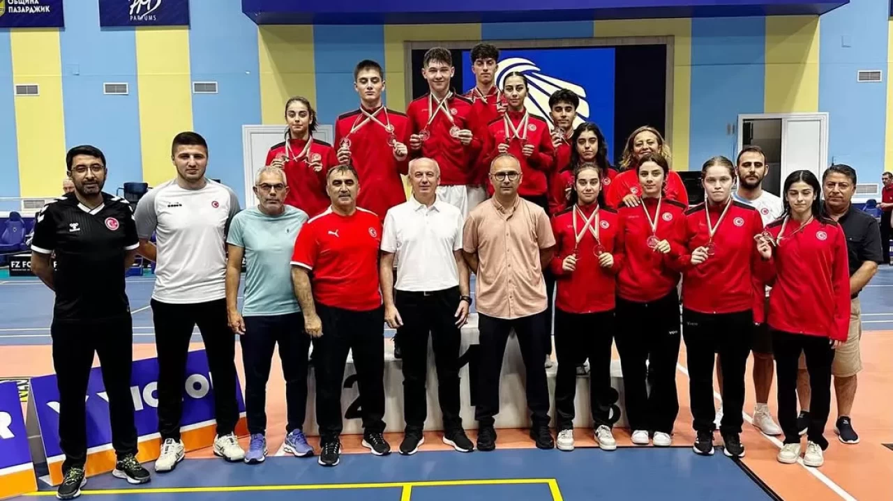Milli badmintonculardan İtalya ve Bulgaristan’da 13 madalya