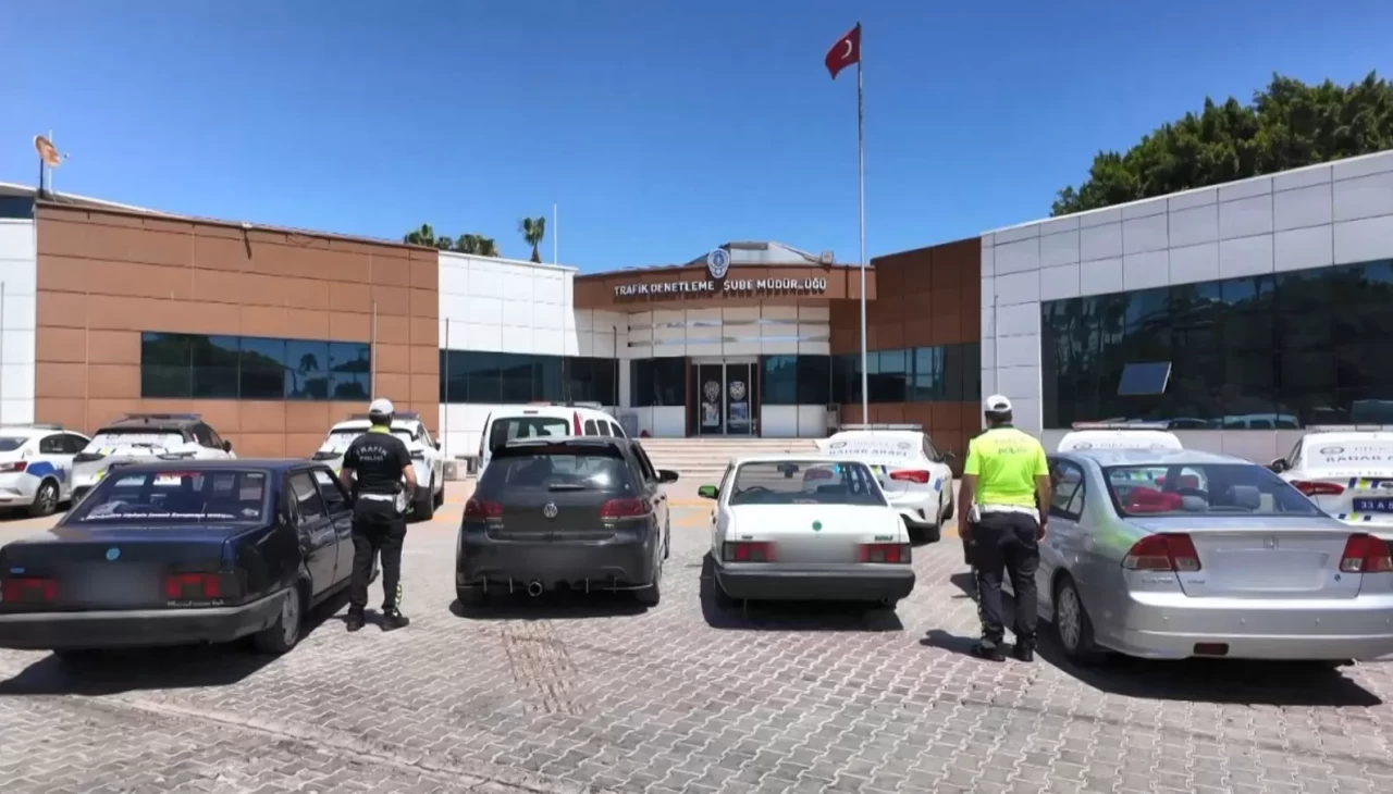 Trafiği kapatıp drift atanlara 52 bin TL ceza