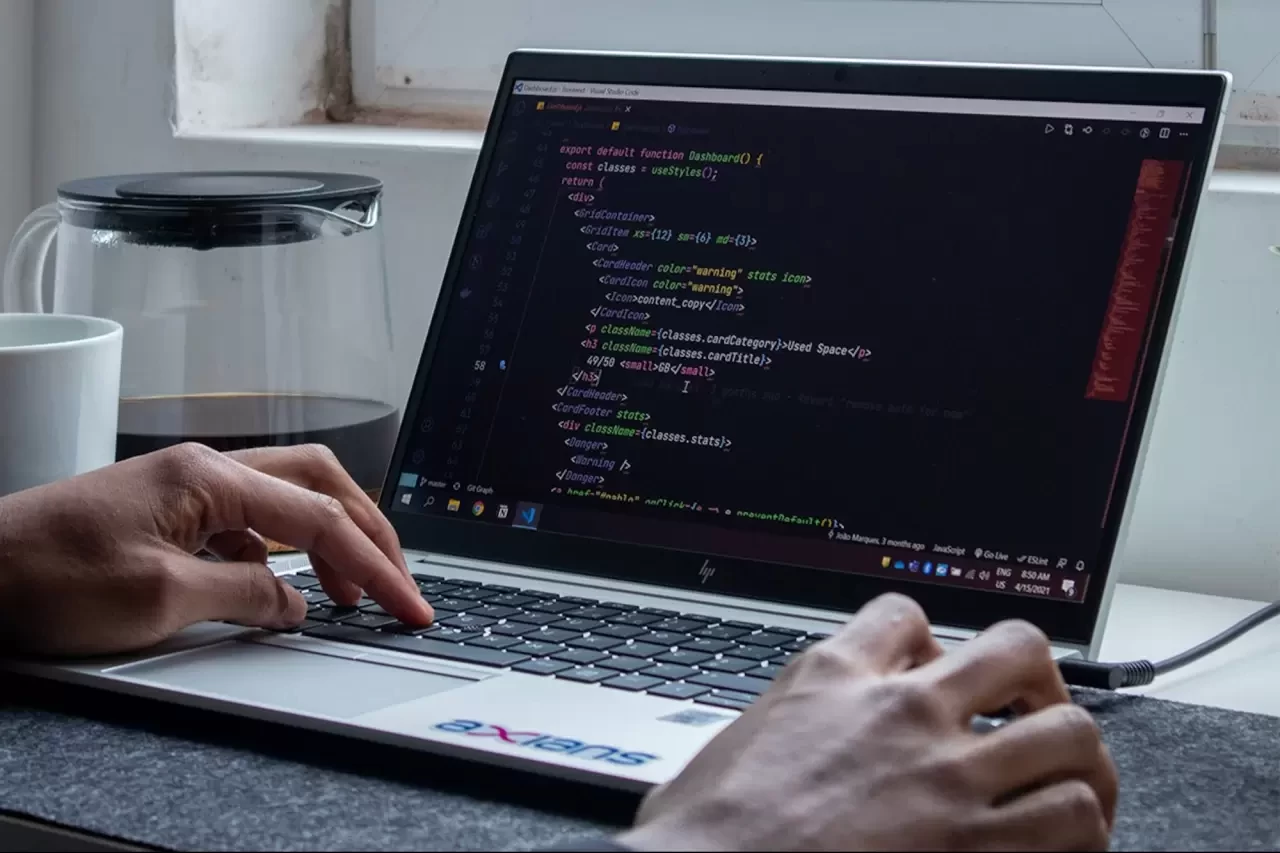 Bilgisayar Programcılığı Nedir? Mezunları Ne İş Yapar? İş İmkanları Nasıl?