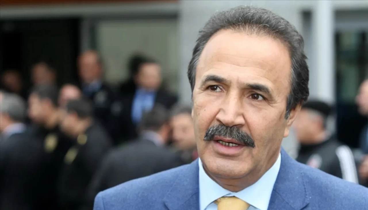 Mehmet Sevigen: İhale bilmez gencecik çocuklara milyarlık bütçeleri teslim ettiler