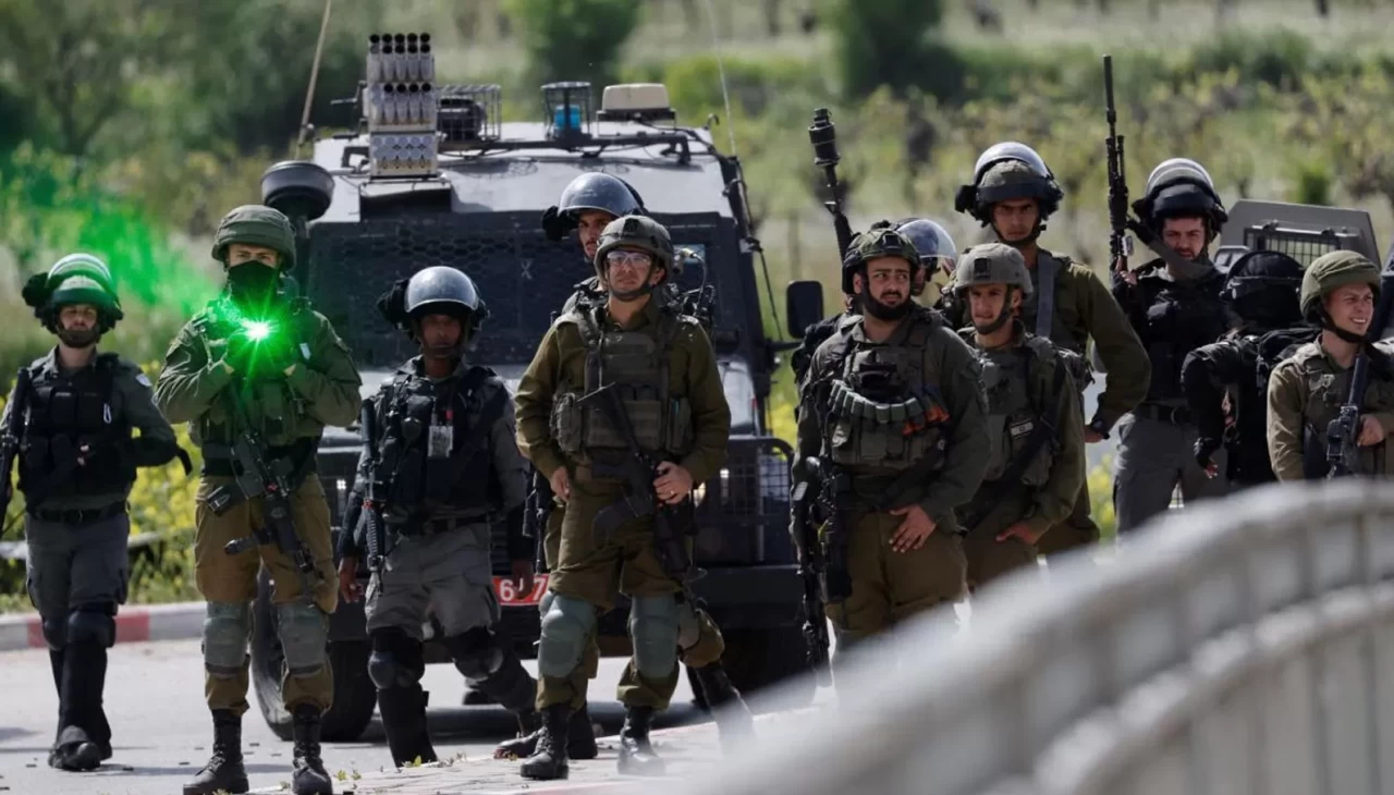 İsrail polisi TRT'nin de aralarında bulunduğu televizyon ekiplerine baskın düzenledi