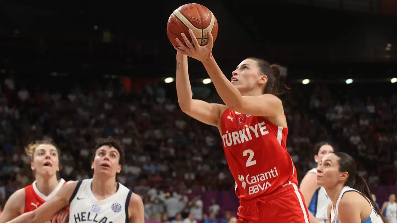 A Milli Kadın Basketbol Takımı'nda Sevgi Uzun: “Yarı final ve madalya, en büyük hayallerimizden biri”