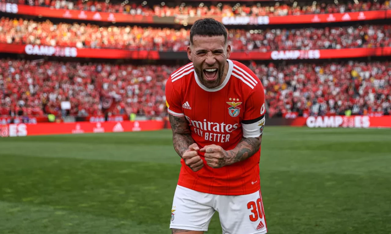 Benfica, kaptanı Otamendi ile 2026'ya kadar devam edecek