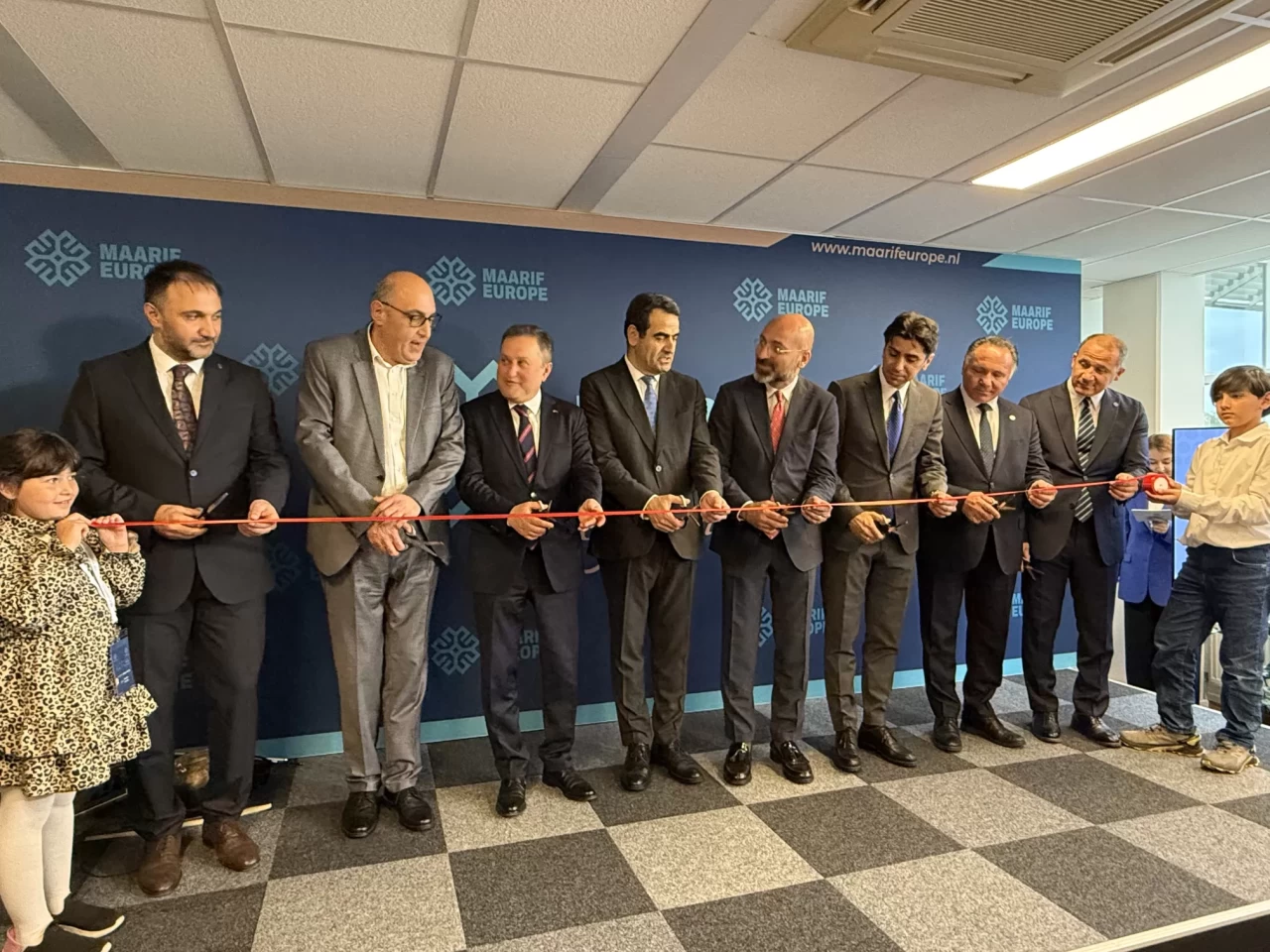 Hollanda'da Maarif Europe Amsterdam Eğitim Merkezi açıldı