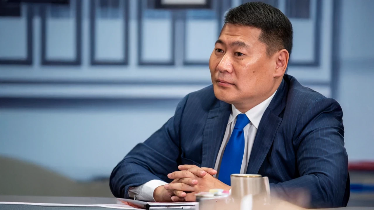 Moğolistan Başbakanı Oyun-Erdene istifa etti