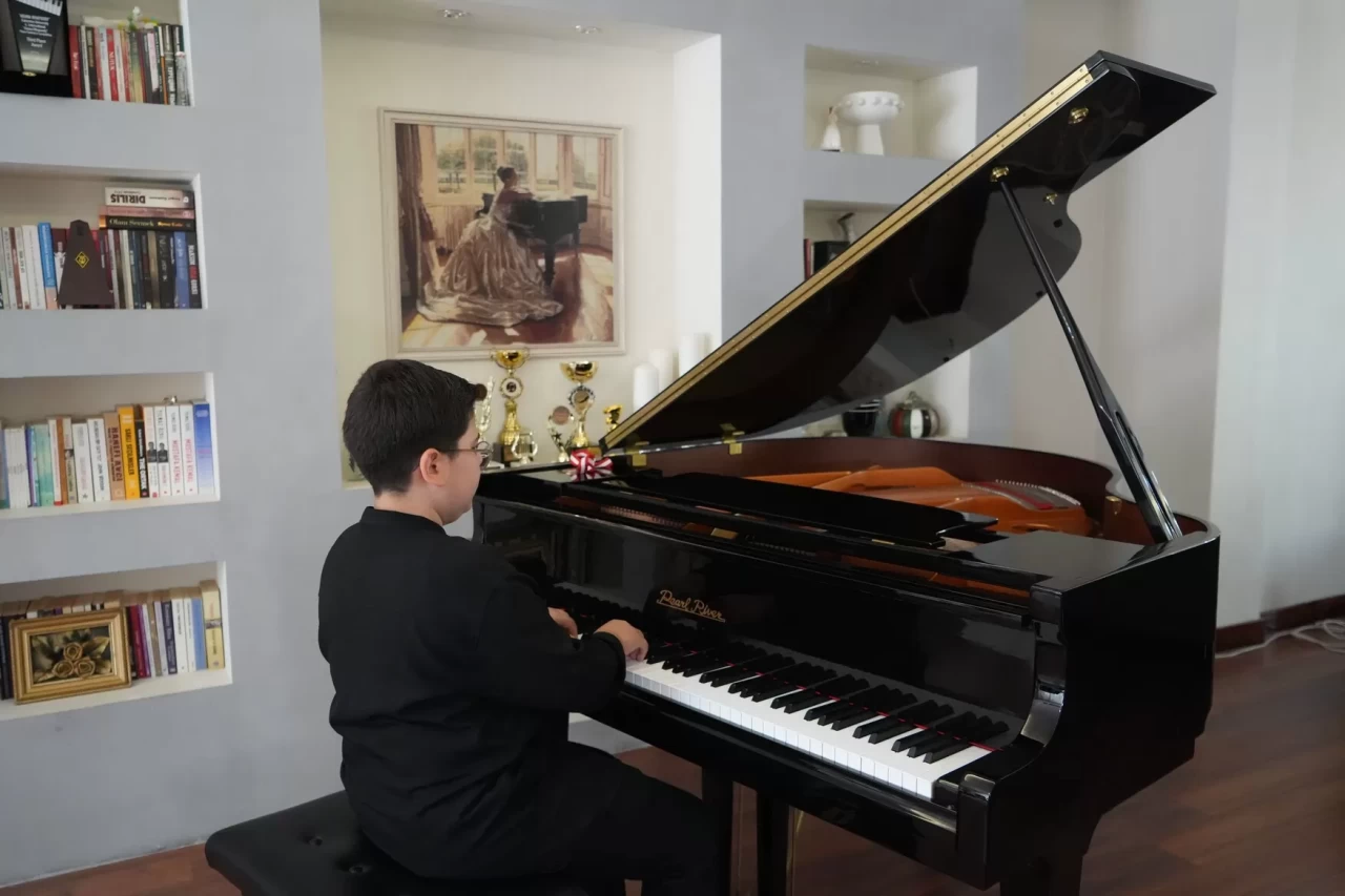 13 yaşında uluslararası bir yıldız! Gaziantepli piyanist Hamit ödüllere doymuyor