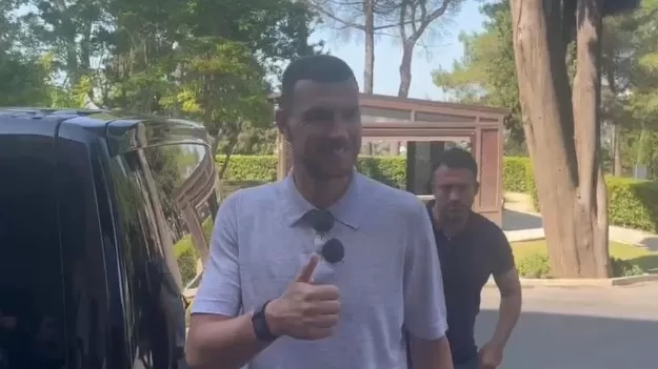 Fenerbahçe'den ayrılan Edin Dzeko, Fiorentina yolunda: Sağlık kontrolünden geçti