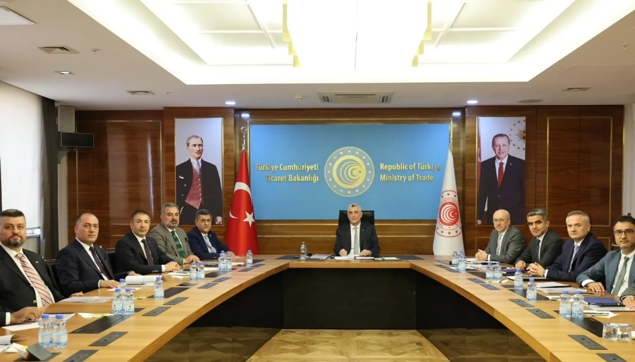 Bakan Bolat, uluslararası nakliyecilerle bir araya geldi