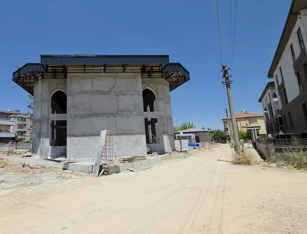 Bursa İnegöl’de işçi cami inşaatından düşerek ağır yaralandı