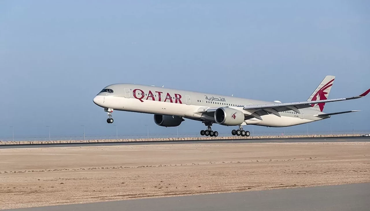 Katar hava sahasını yeniden uçuşlara açtı