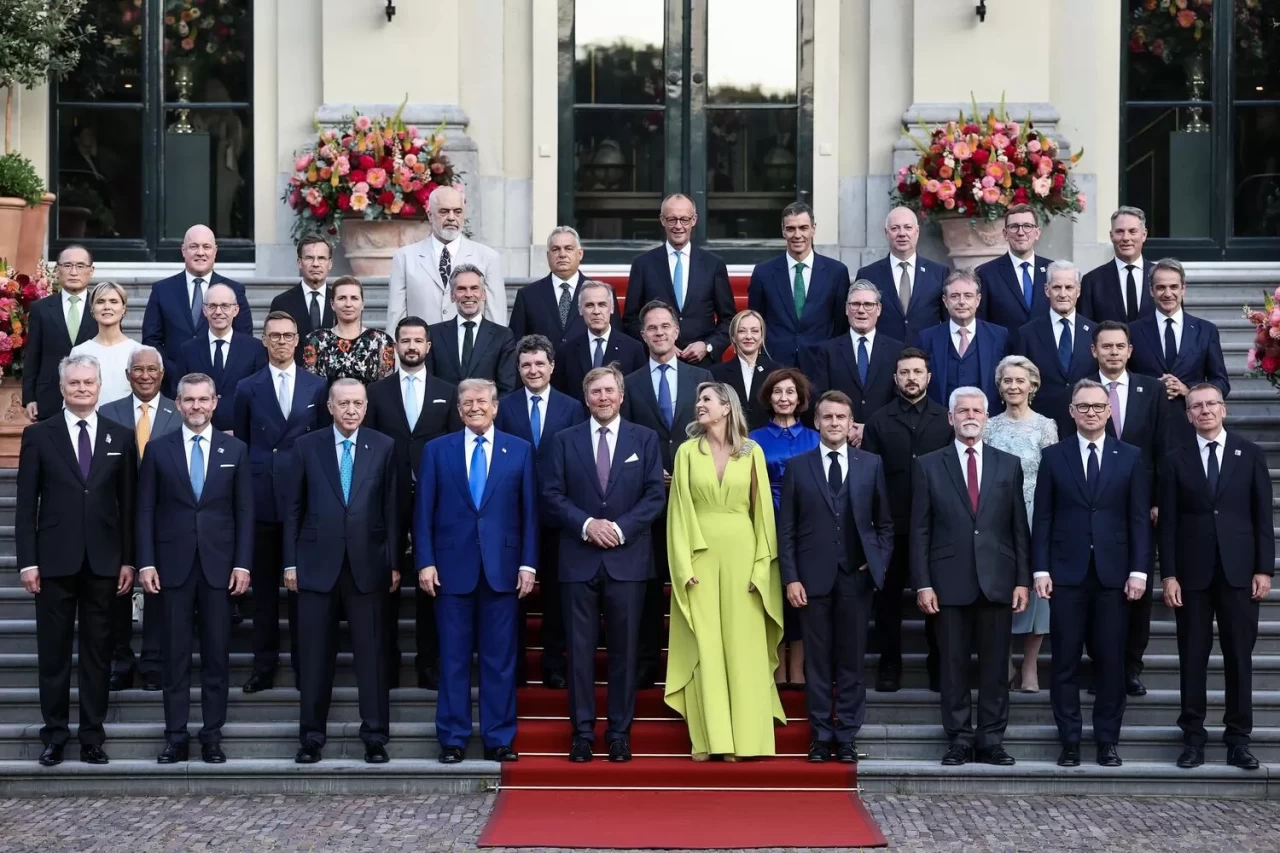 Cumhurbaşkanı Erdoğan, NATO liderleri aile fotoğrafına katıldı