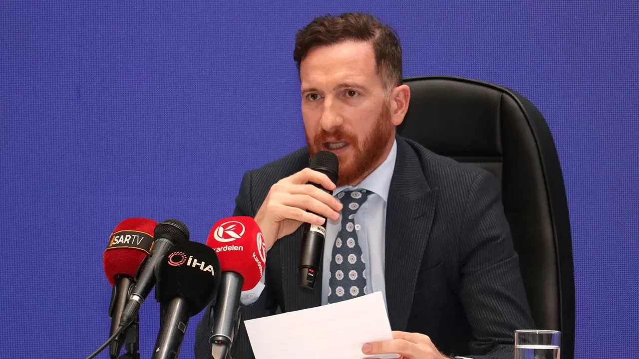 Erzurumspor FK Başkanı Ahmet Dal: “Yüksek maliyetli isimleri sadece tanındıkları için transfer etmek doğru değil”