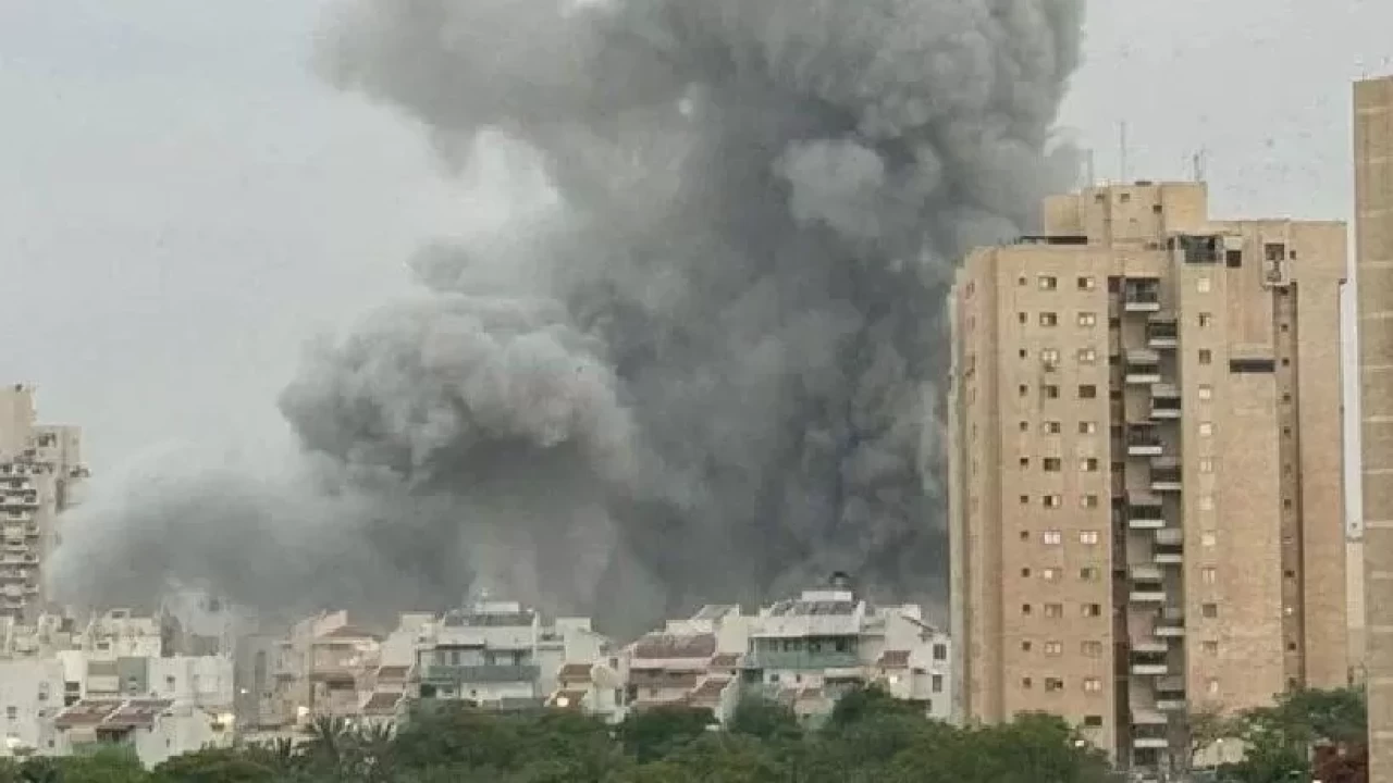 İran'dan yeni saldırı dalgası: Apartman bloğu vuruldu