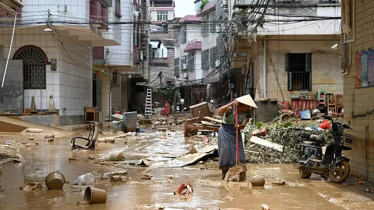 Çin'de sel tehlikesi: 95 bin kişi güvenli bölgelere sevk edildi