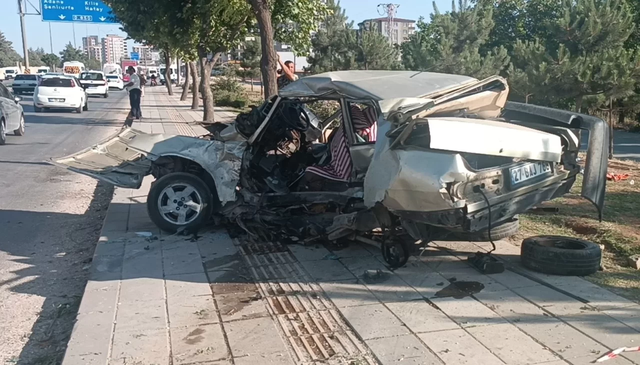 Karşı şeride savrulan Tofaş zincirleme kazaya neden oldu: 1'i ağır 10 yaralı