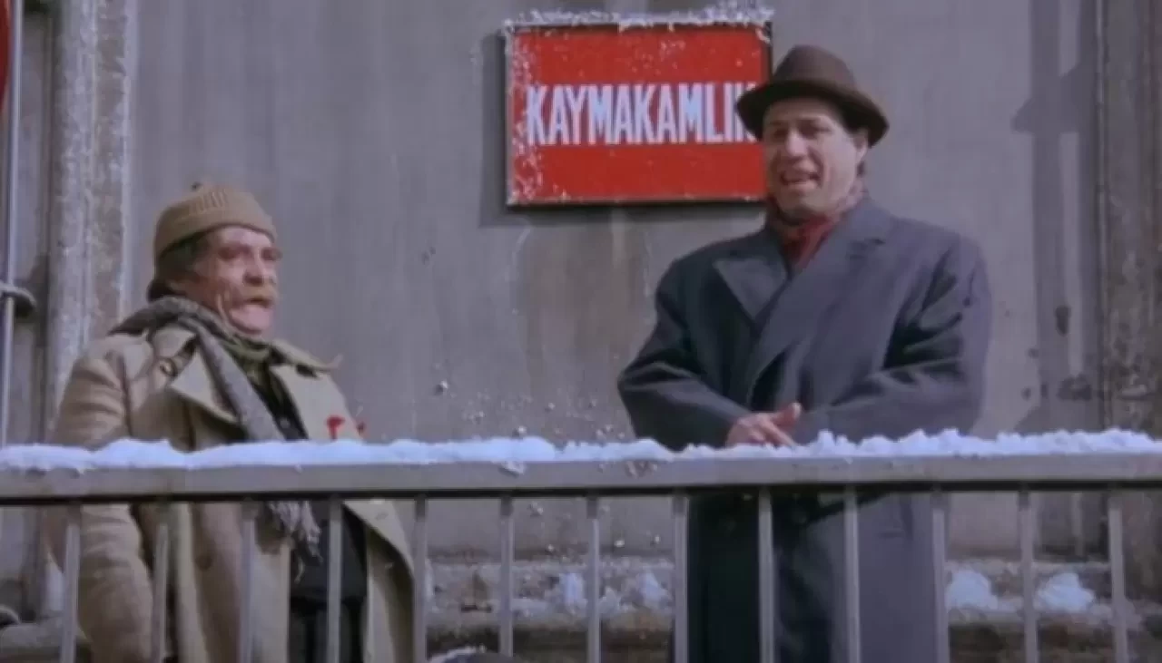 Deli Deli Küpeli Filminin Konusu ve Oyuncu Kadrosu