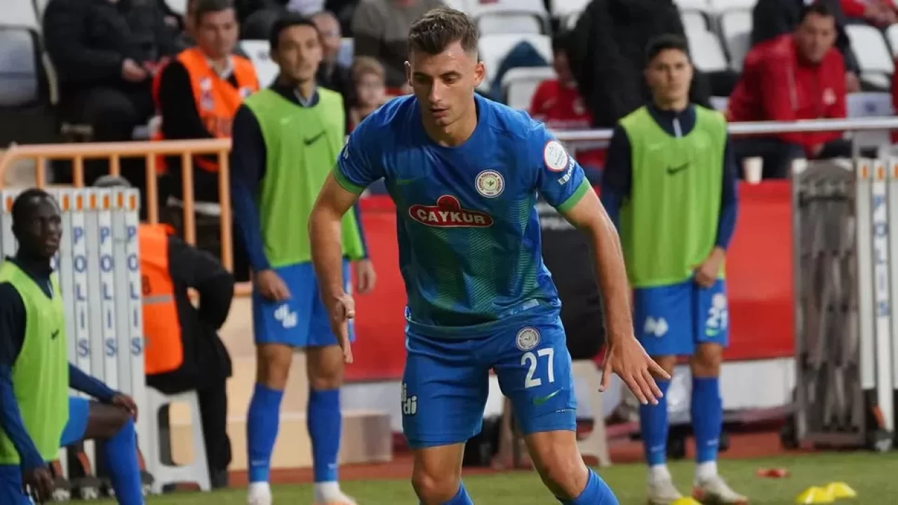 Çaykur Rizesporlu Eray Korkmaz, Esenler Erokspor’a kiralandı