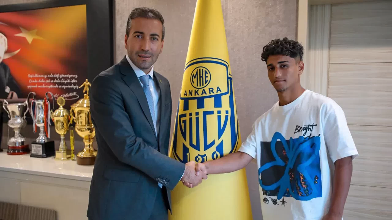 MKE Ankaragücü, Hasan Nazarov ve Berat Dolu ile profesyonel sözleşme imzaladı