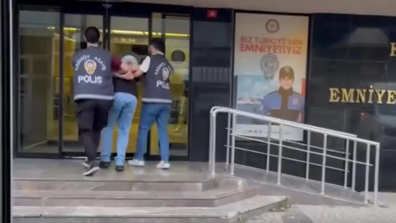 Kadıköy’de trafik dehşeti! Sürücüyü darbeden şüpheli tutuklandı