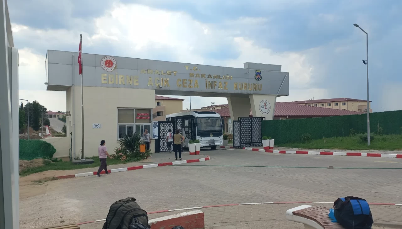 Edirne’deki cezaevlerinde tahliyeler başladı