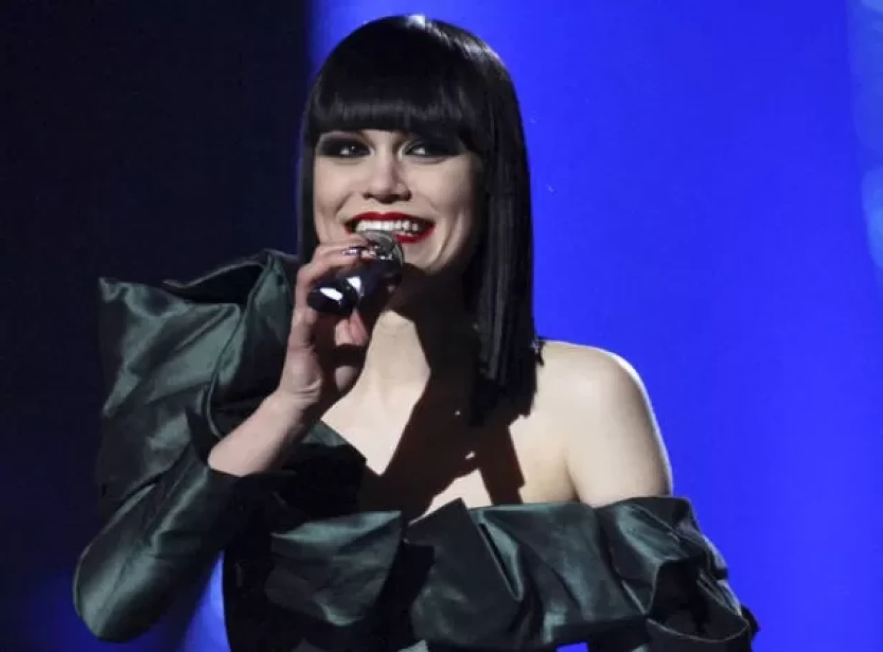Dünyaca ünlü şarkıcı Jessie J, meme kanseri teşhisiyle sarsıldı