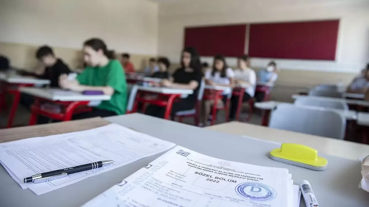 MEB: 'LGS soru kitapçıklarının sınav bitmeden paylaşıldığı' iddiaları asılsızdır