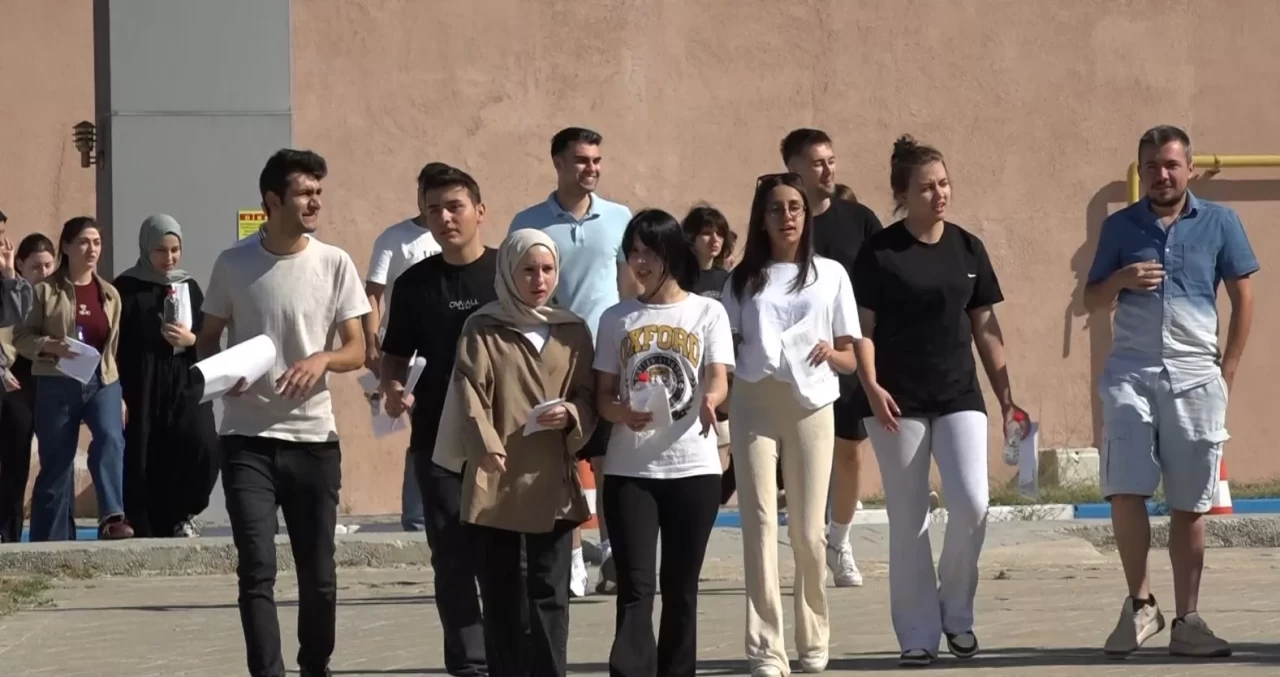 YKS maratonda ikinci gün! AYT oturumu başladı