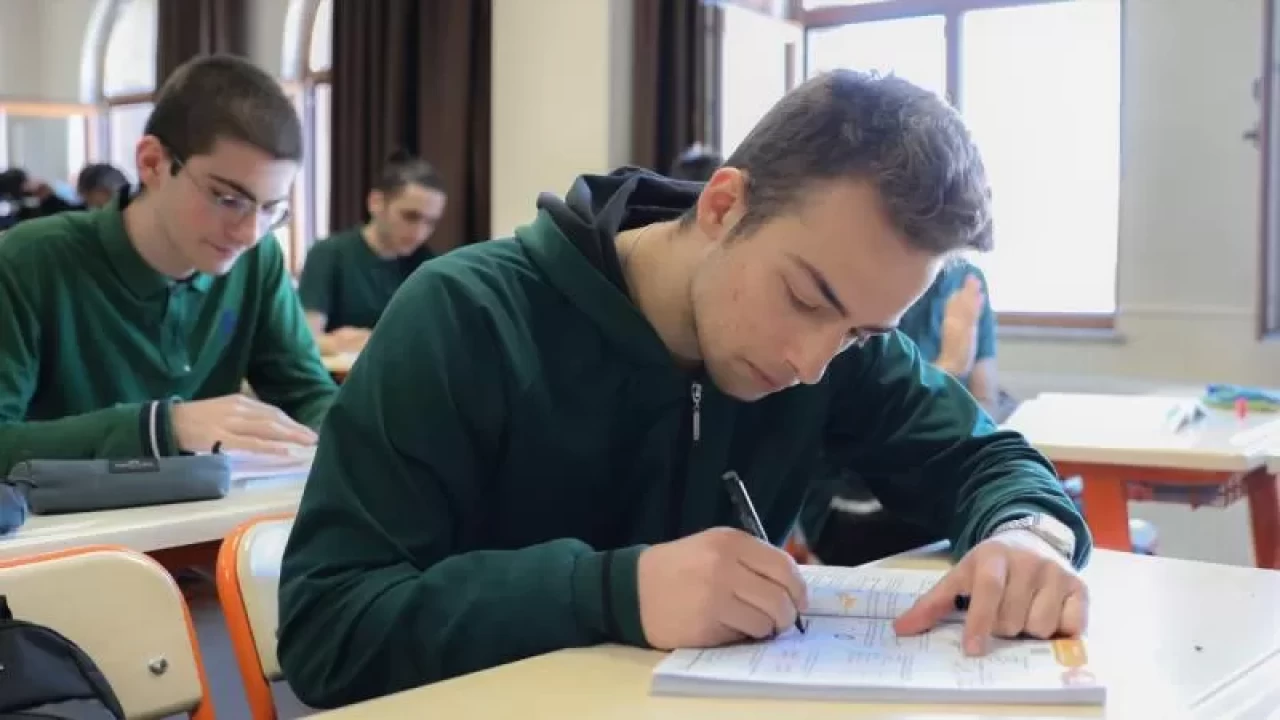 YKS'ye 2 milyon 560 bin 640 aday başvurdu