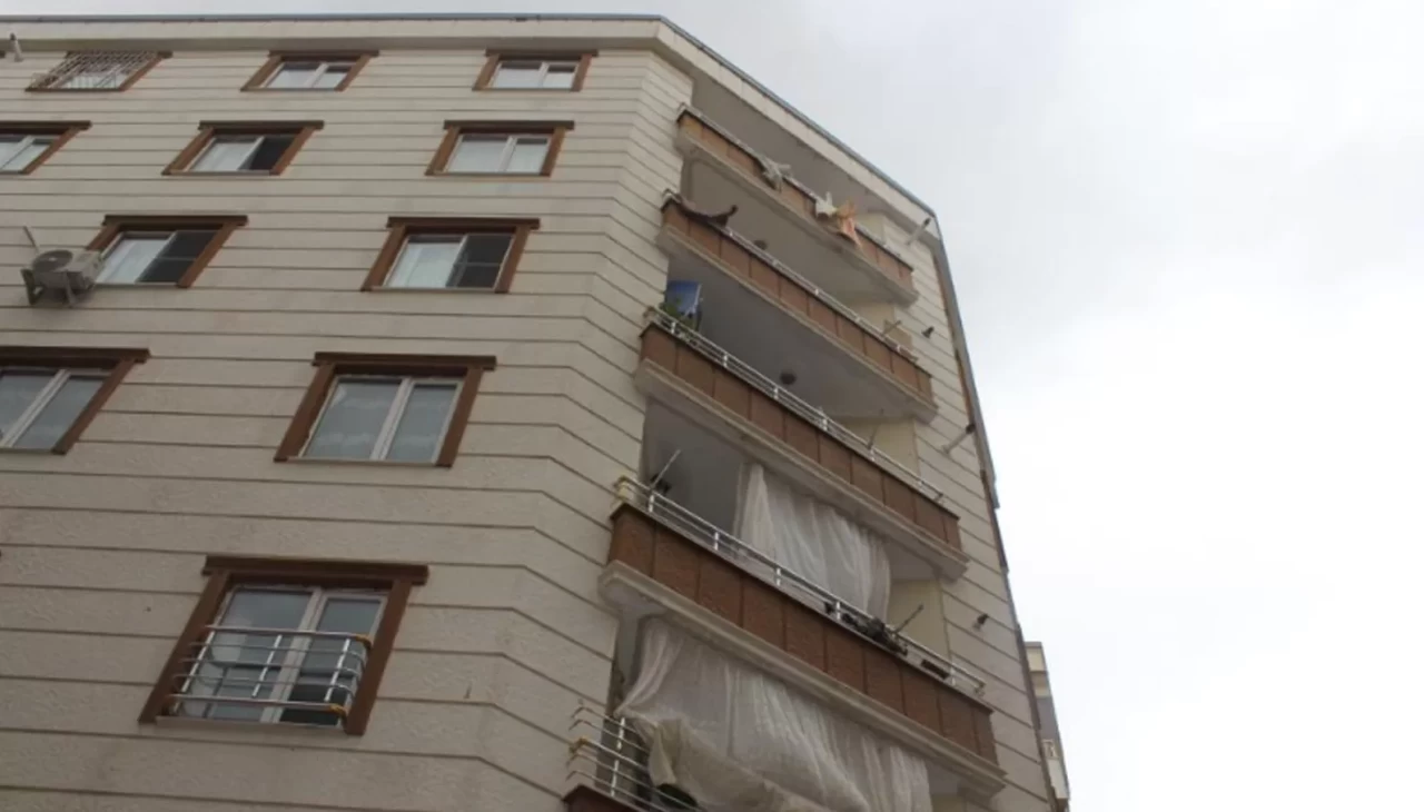 Siirt’te 5. kattan düşen minik Rabia‘dan haber var