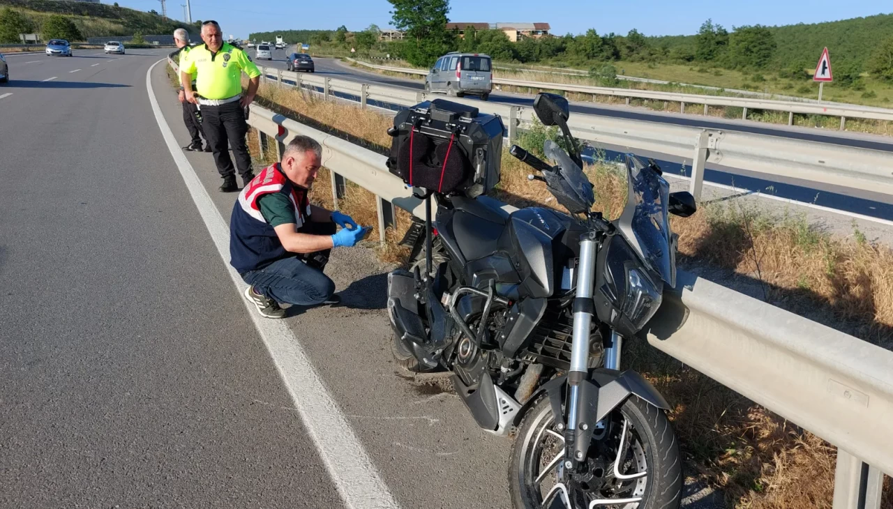 Bariyere çarpan motosiklet 400 metre sürüklendi, sürücü hayatını kaybetti