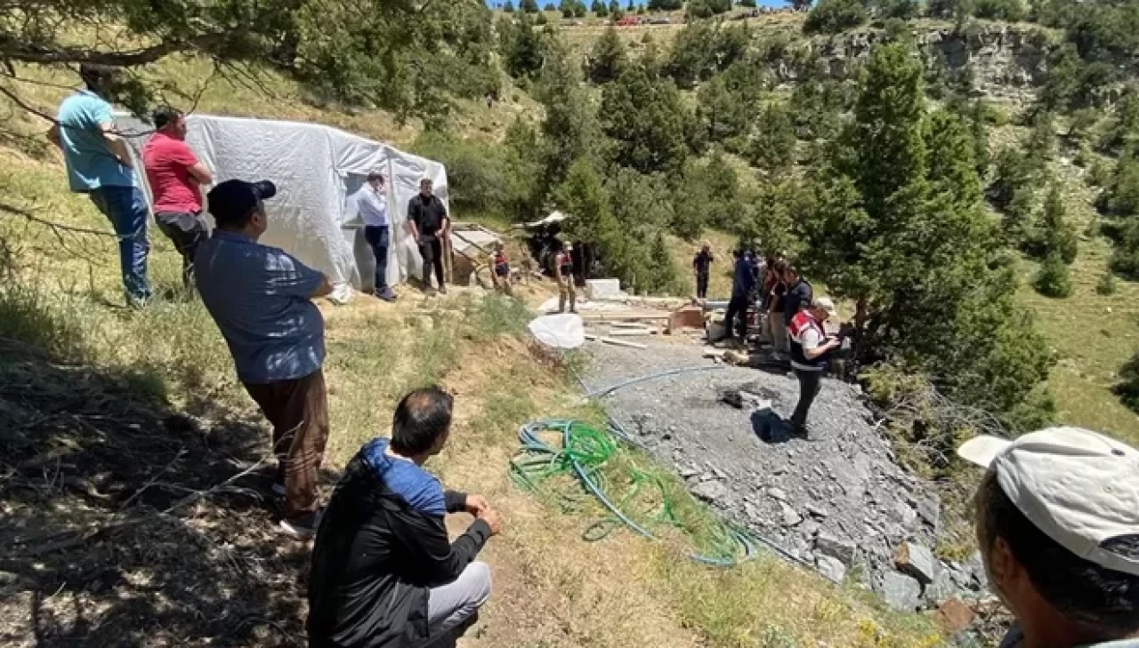 Erzurum'da taş ocağı çöktü! Üç işçi hayatını kaybetti