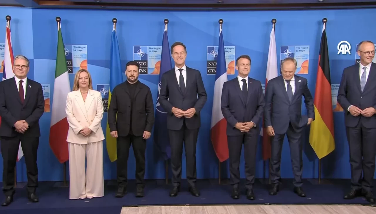 Rutte, Zelenskiy ve E5 liderlerinden NATO zirvesi sonrası aile fotoğrafı