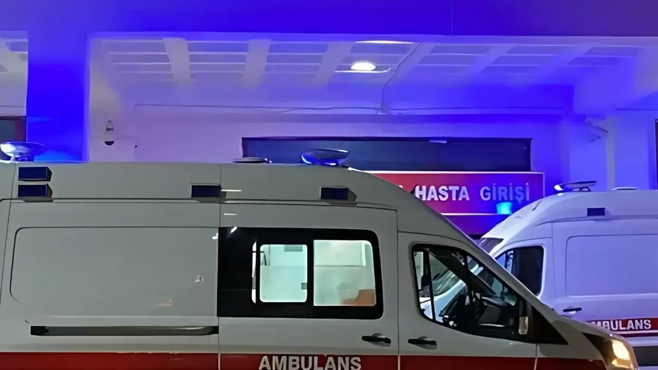 Antalya'da feci kaza: Minibüsün çarptığı 12 yaşındaki çocuk hayatını kaybetti