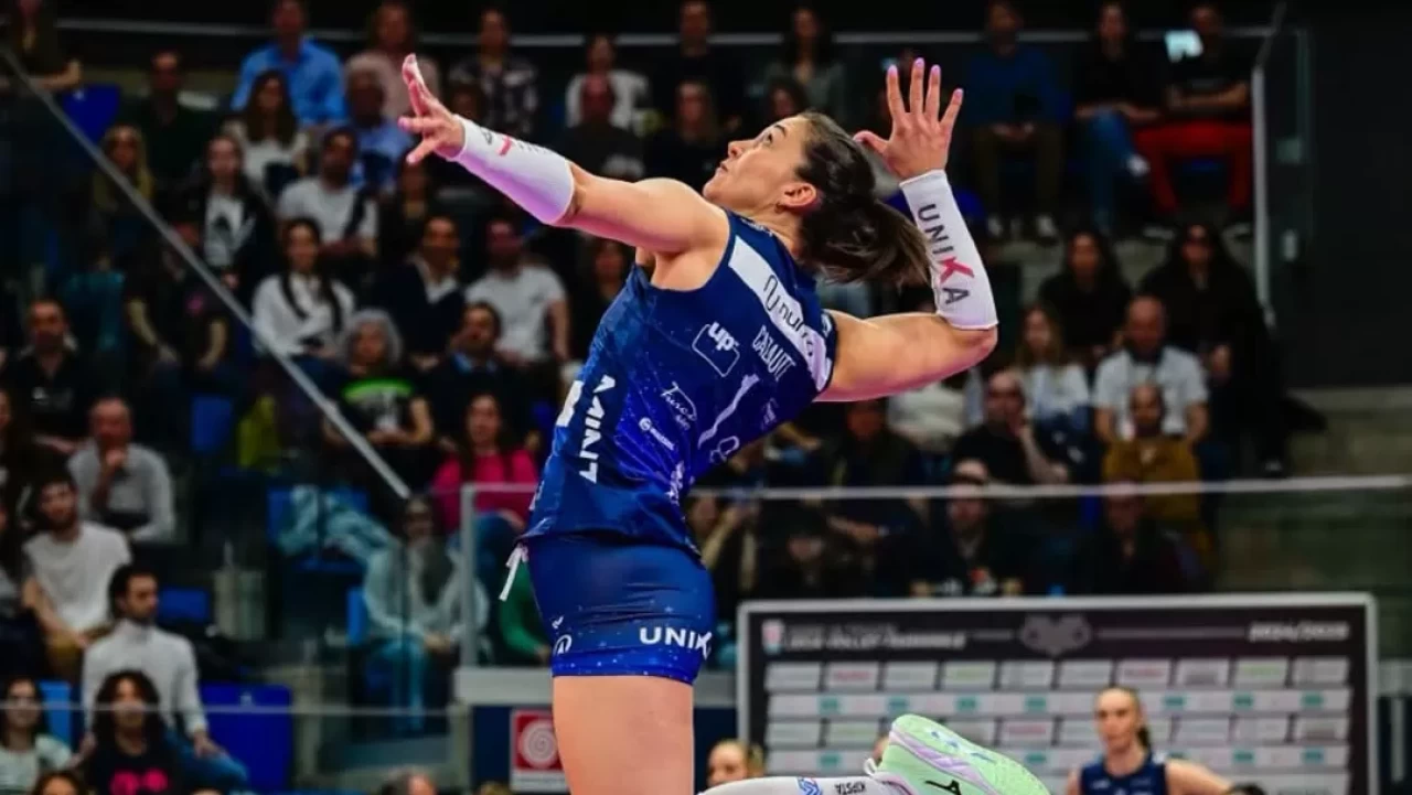 VakıfBank Kadın Voleybol Takımı, Fransız smaçör Helena Cazaute’u kadrosuna kattı