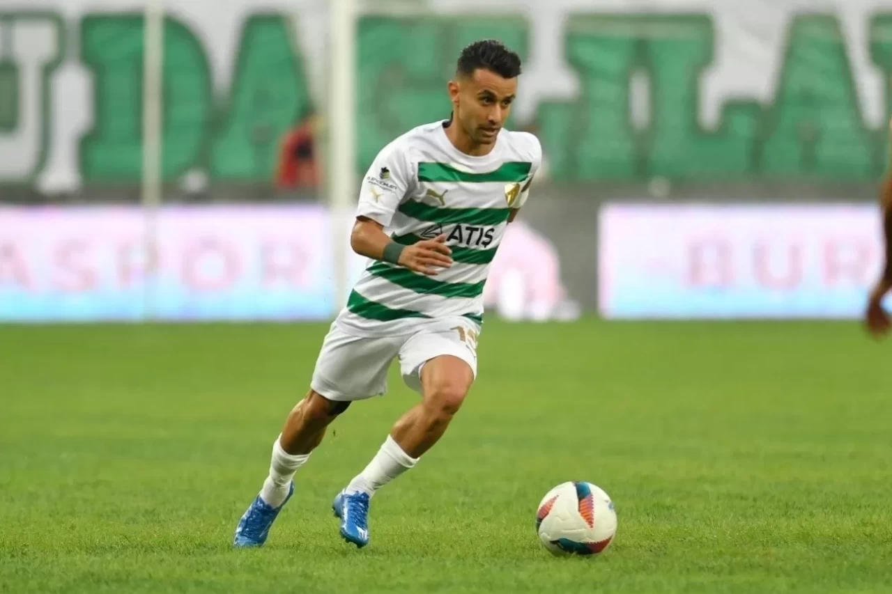 Bursaspor, Yiğitali Bayrak ile yollarını ayırdı