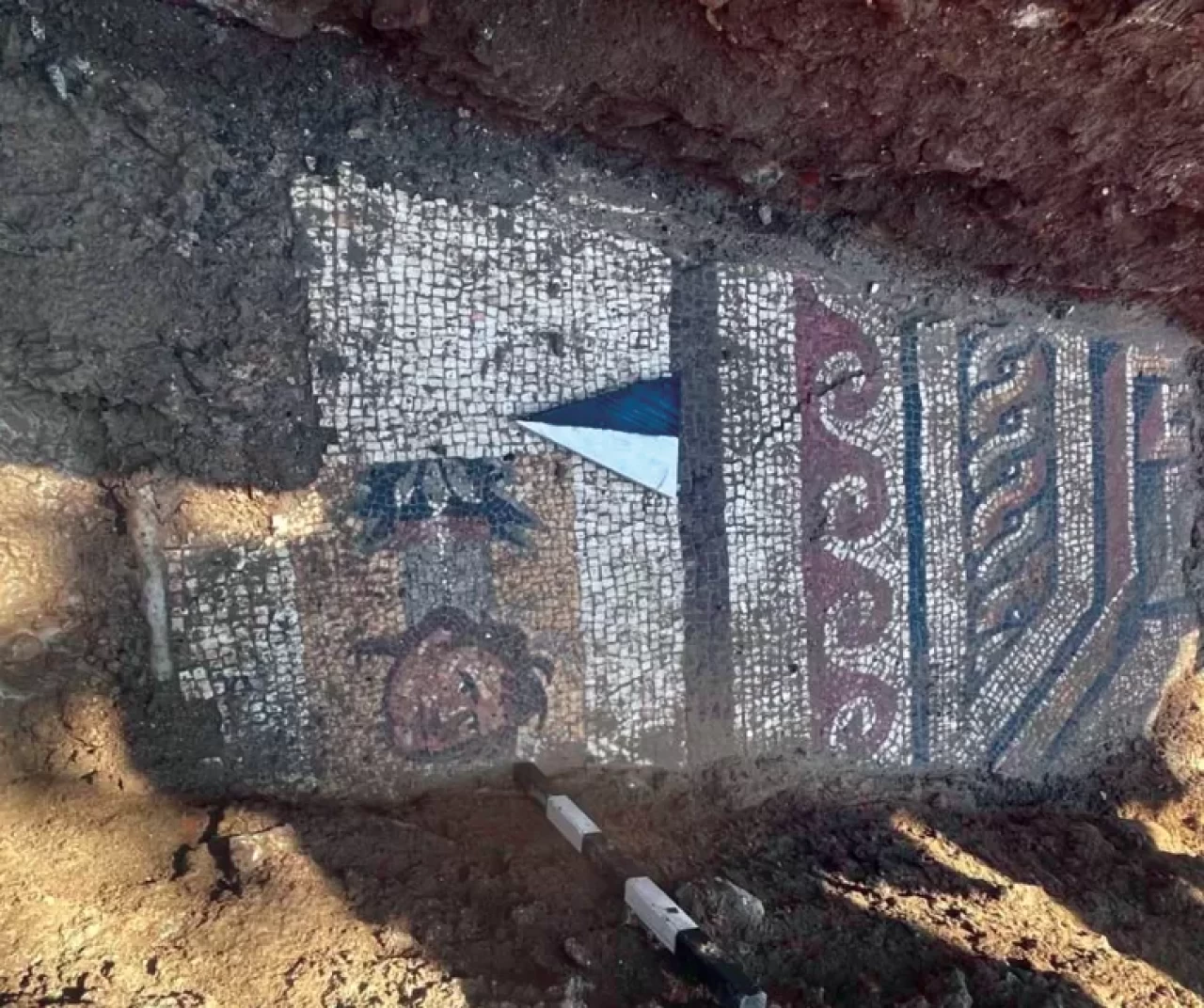 Altyapı çalışmasında 1500 yıllık mozaik bulundu