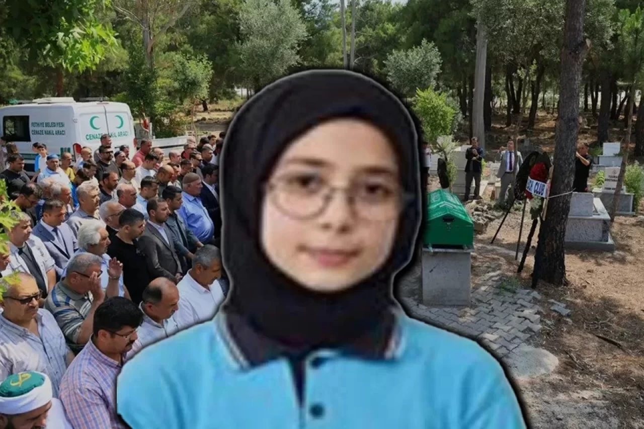 Depremde hayatını kaybeden Afra son yolculuğuna uğurlandı! Gözyaşları sel oldu...